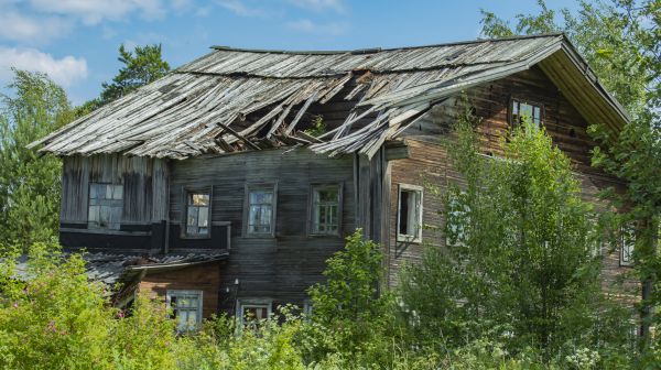 Cottage Demolition in Waxhaw
